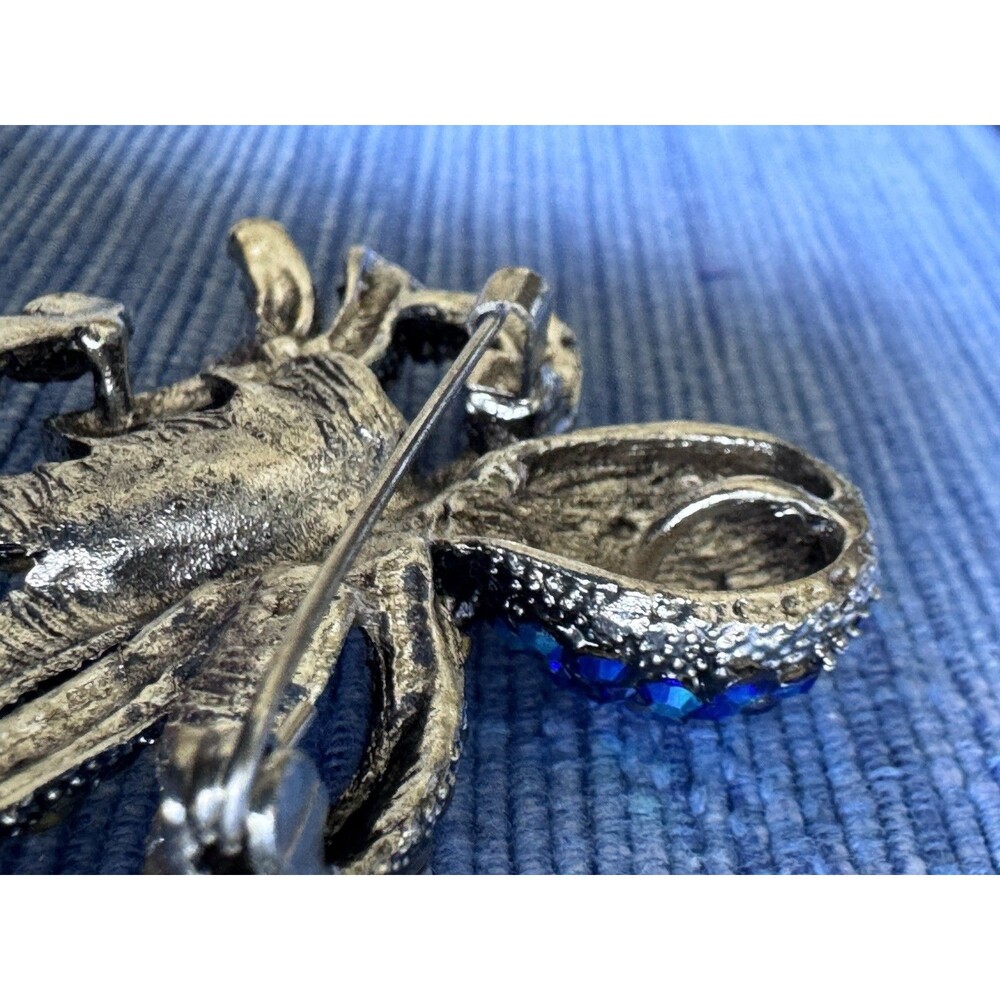 Vintage Octopus Eye catching Brooch In Dark Metal And Silver tone In Rhinestones - Picture 7 of 8